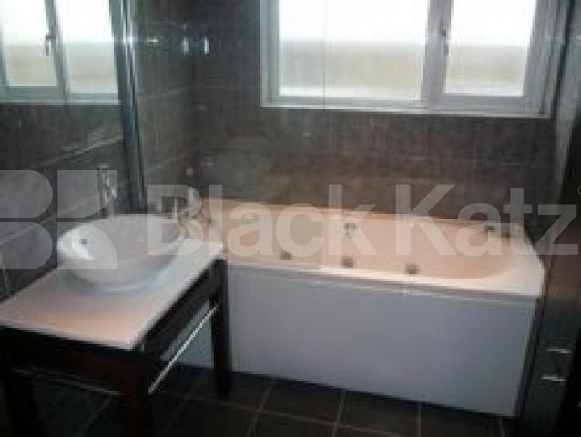 			2 Bedroom, 1 bath, 1 reception Flat			 St James Lane, MUSWELL HILL